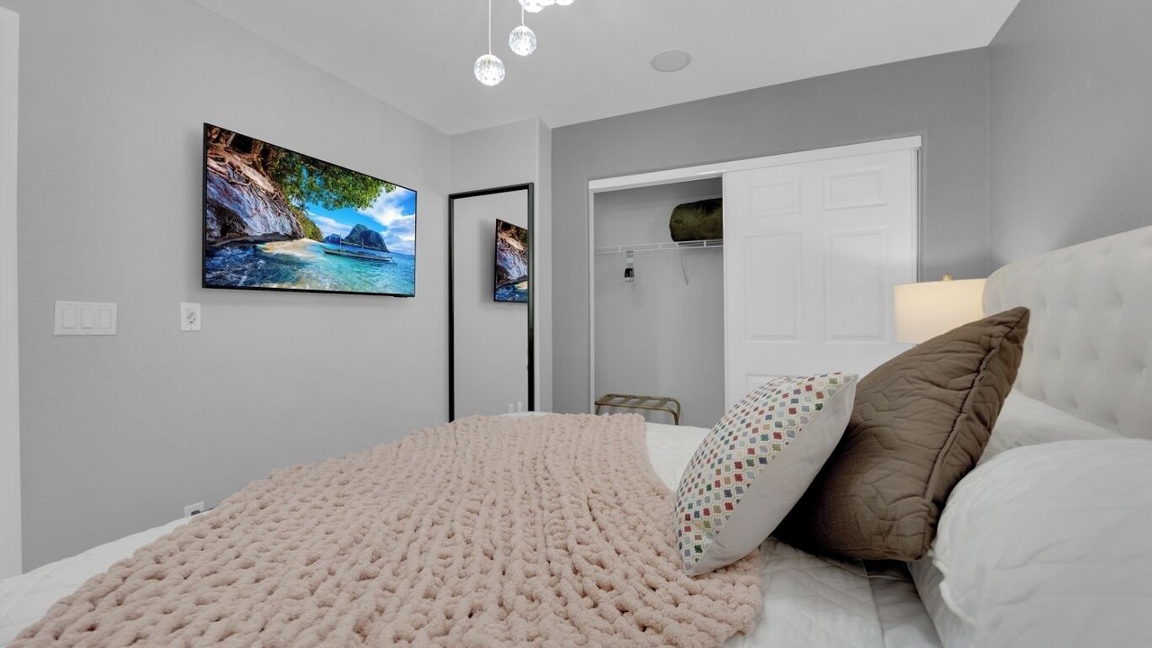 Photo of Bedroom in Enterprise