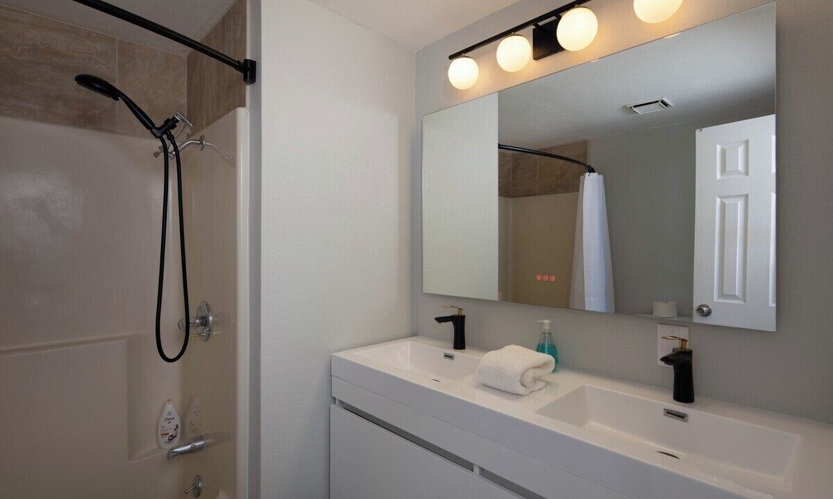 Photo of Bathroom in Cottonwood-Verde Village