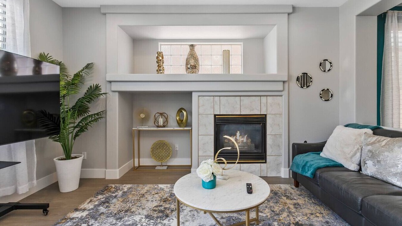 Photo of Livingroom in MacDonald Ranch