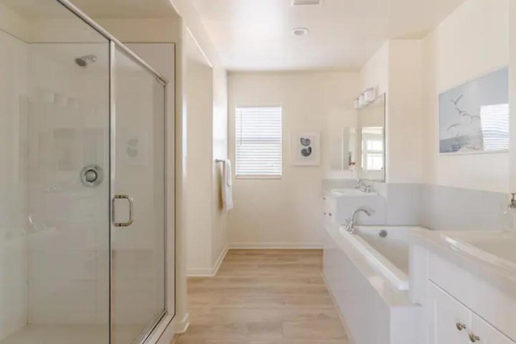 Photo of Bathroom in Harbor Gateway South