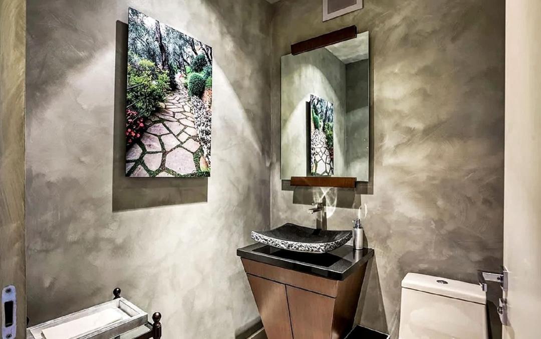 Photo of Bathroom in Las Vegas Strip