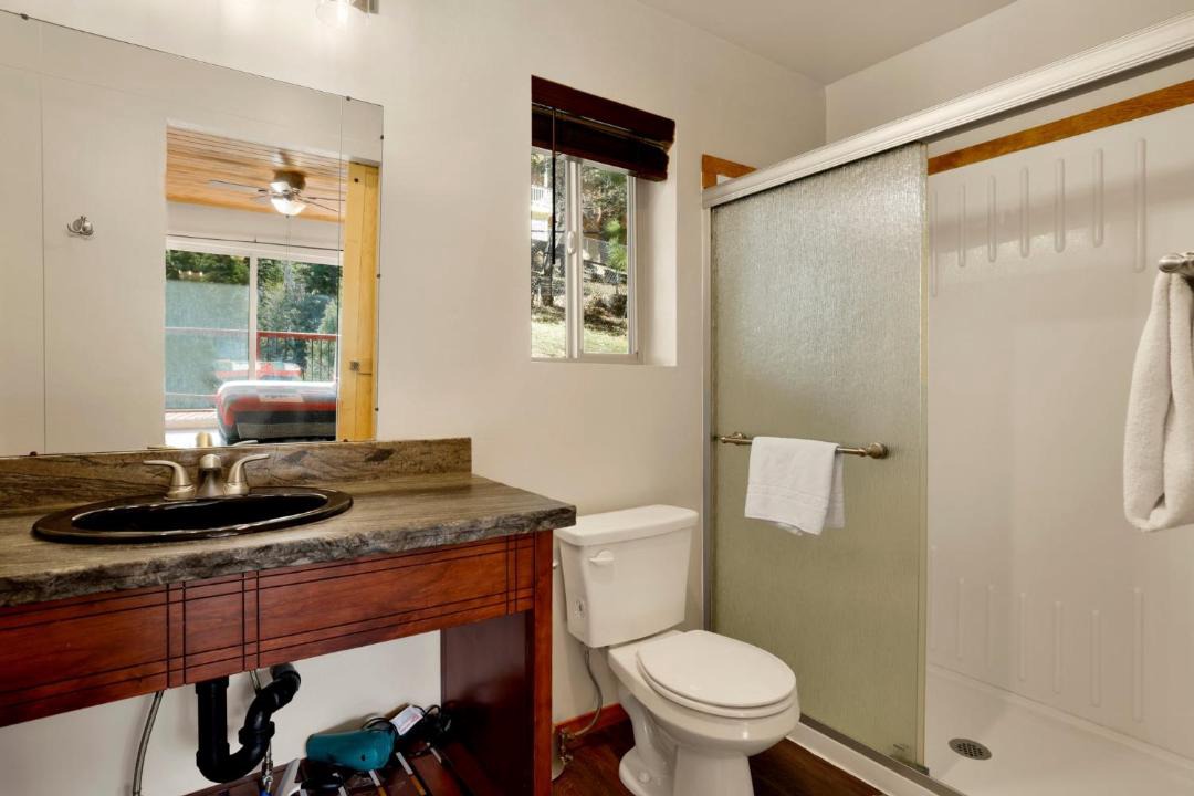 Photo of Bathroom in Upper Moonridge
