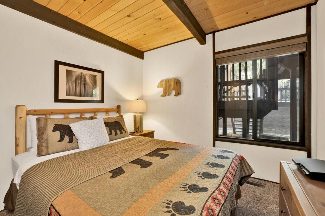 Photo of Bedroom in Big Bear Lake