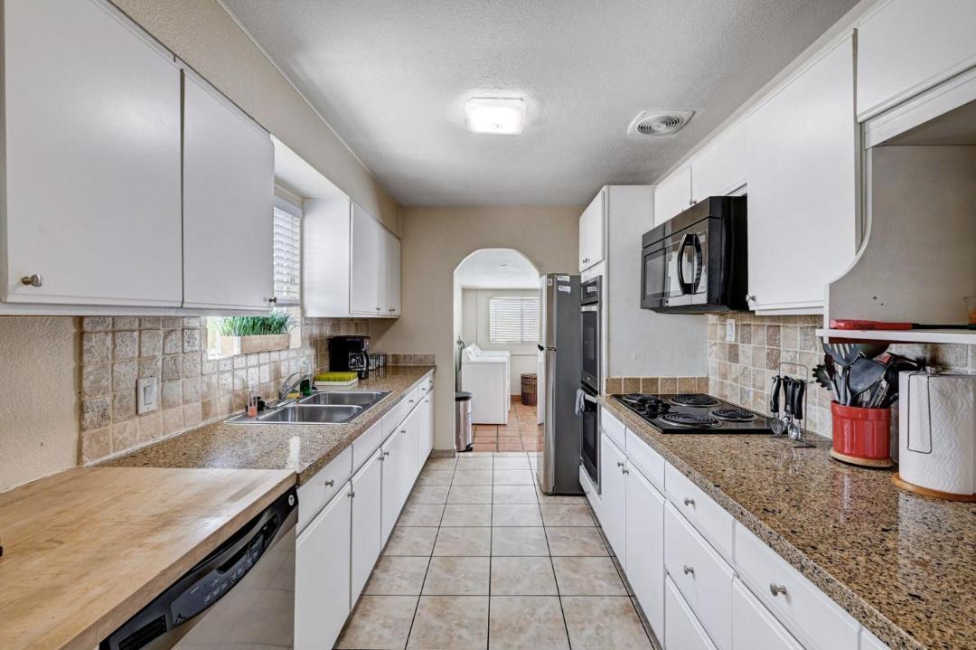 Photo of Kitchen in Rancho Oakey