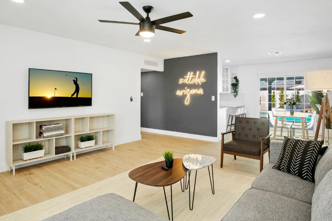 Photo of Livingroom in Peaceful Valley