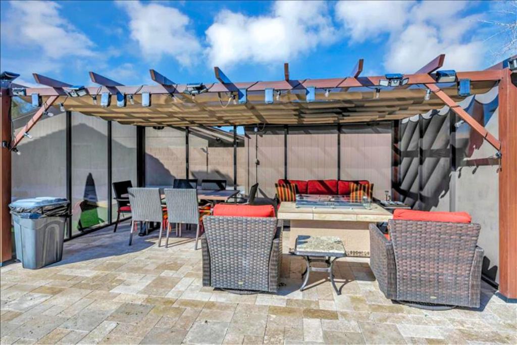 Photo of Patio Balcony in Adobe Hills