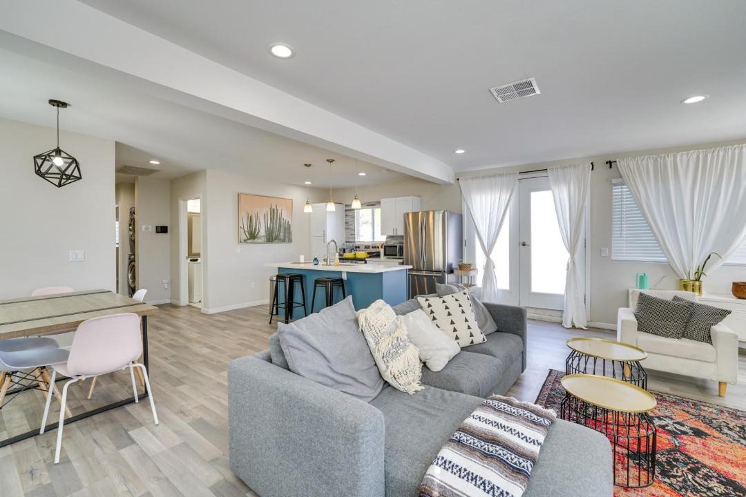 Photo of Livingroom in Downtown Las Vegas