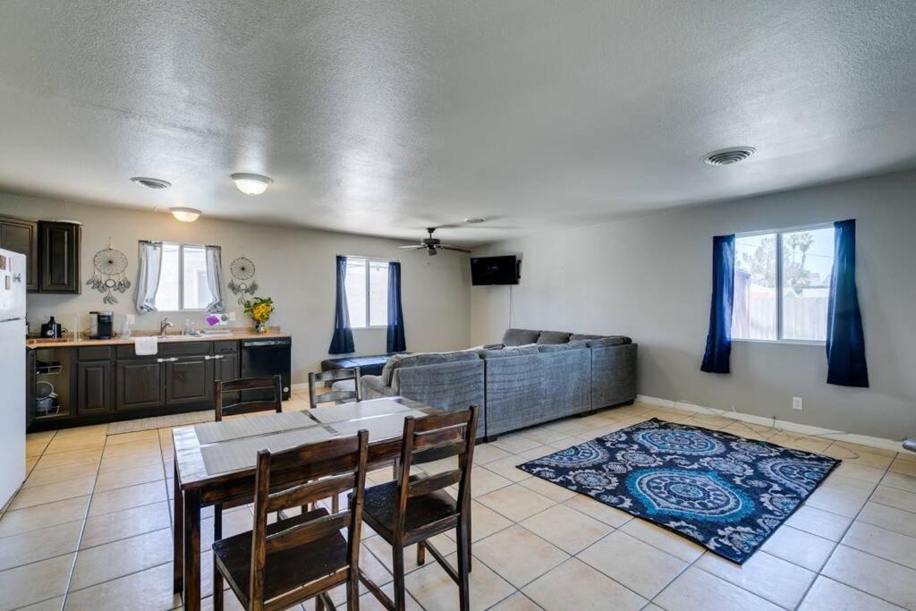 Photo of Livingroom in Rancho Oakey