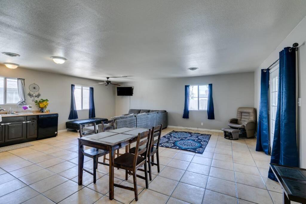 Photo of Livingroom in Rancho Oakey