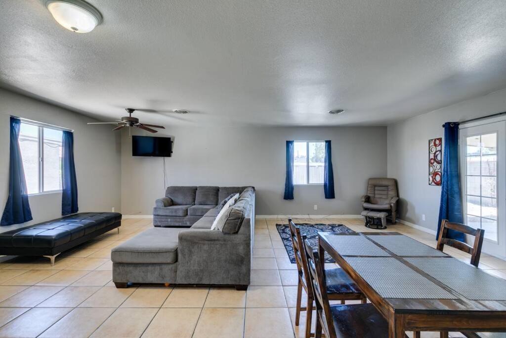 Photo of Livingroom in Rancho Oakey