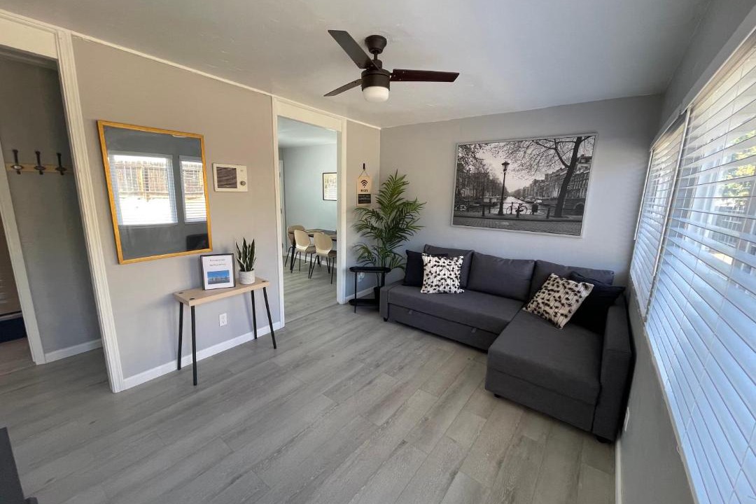 Photo of Livingroom in Lincoln Acres