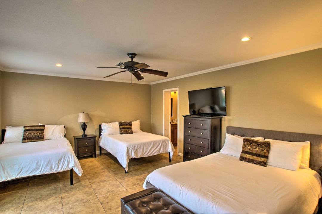 Photo of Bedroom in Paradise Valley Village