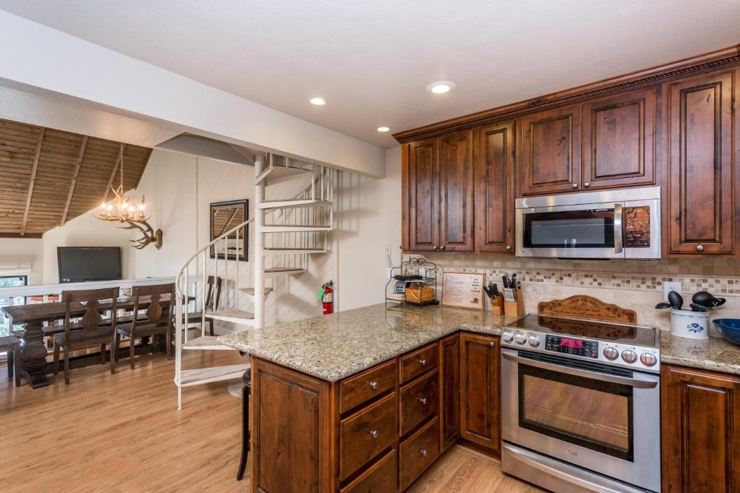 Photo of Kitchen in Lakeshore