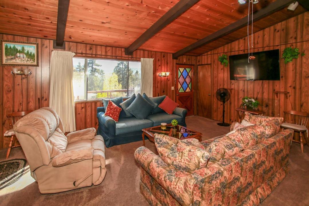 Photo of Livingroom in Whispering Forest