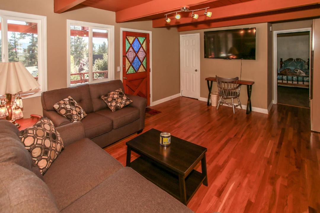Photo of Livingroom in Whispering Forest