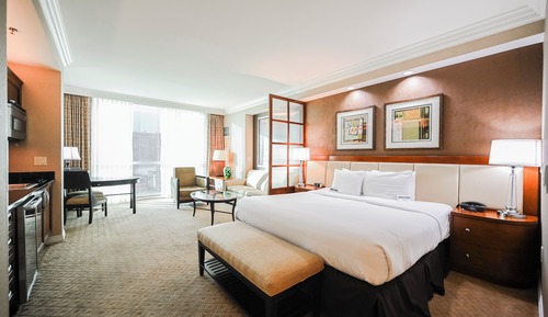 Two-Bedroom Studios - Strip View & Balcony