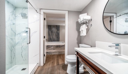 Suite, 1 King Bed, Non Smoking, Balcony