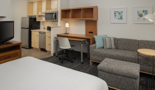 Studio, 1 Queen Bed with Sofa bed (Hearing Accessible)