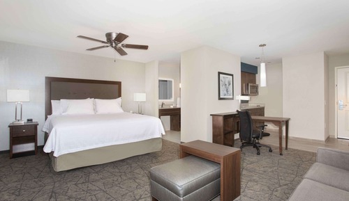 Suite, 1 King Bed, Accessible, Non Smoking