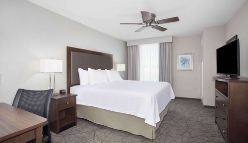 Suite, 1 King Bed, Accessible, Non Smoking