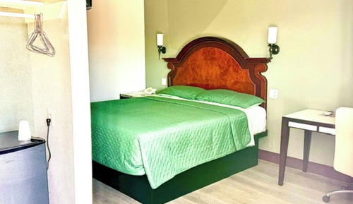 Basic Single Room, 1 King Bed