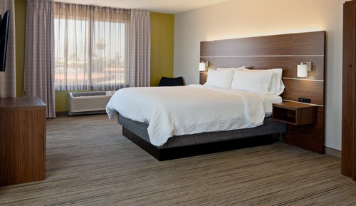 Suite, 1 King Bed (Extra Floor Space)