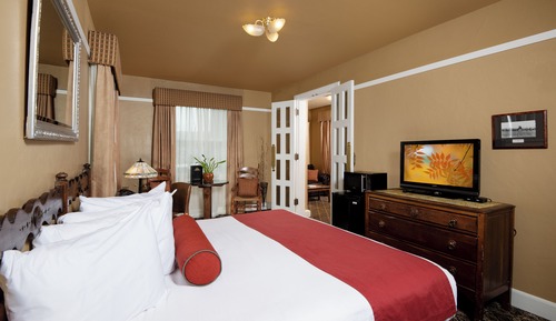 Suite, 1 King Bed with Sofa bed