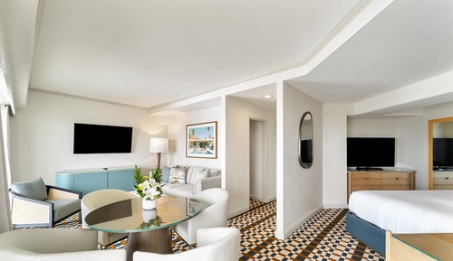 Suite, 1 King Bed with Sofa bed