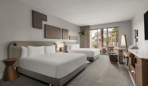 Room, Pool View (2 King Beds)
