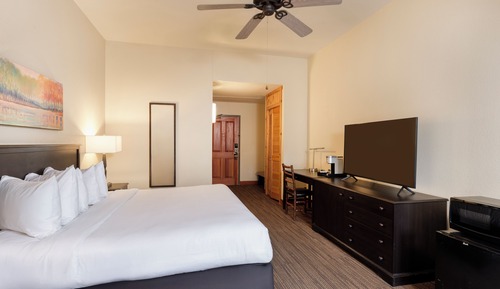 Deluxe Room, 1 King Bed
