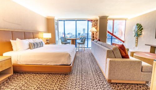  Remodeled King Suite High Floor Strip View