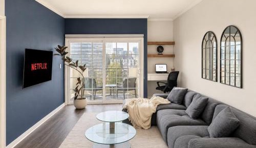 Classic One-Bedroom Apartment with King Bed