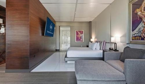 Skyline Playboy‑Style 3,300sqft Penthouse | Full Strip View & Private Balcony