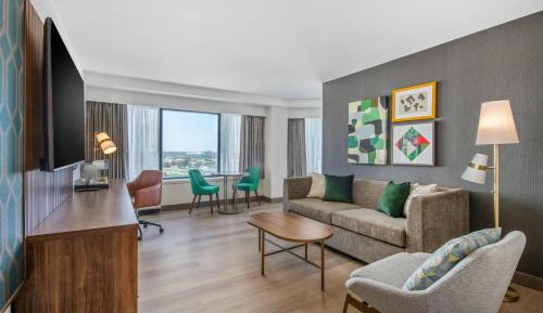 Executive Suite - Non-Smoking