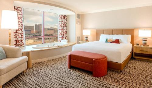  Remodeled 1 Bedroom Premier Suite King High Floor