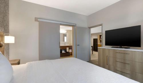 One-Bedroom King Suite