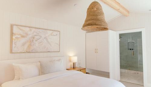 One-Bedroom Bungalow