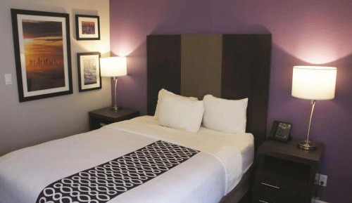 Queen Room - Mobility Access/Non-Smoking