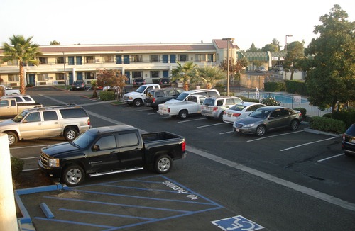 Pumpkin Center Hotel | Bakersfield Inn & Suites