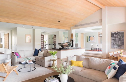 La Quinta Cottage | Moonshine by Avantstay Modern & Stylish Estate w/Bar, Fire Pit & Hot Tub 5 bd