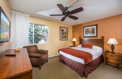 Lake Arrowhead Resort | Lake Arrowhead Chalets - 3 Bedroom W/ Full Kitchen/ Sleeps 8