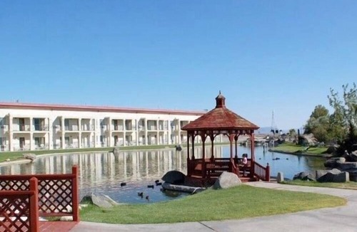Amargosa Valley Hotel | Longstreet Inn & Casino