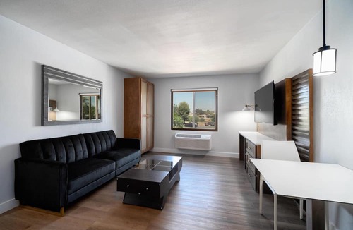 Moreno Valley Hotel | MainStay Suites Moreno Valley Near March Air Reserve Base