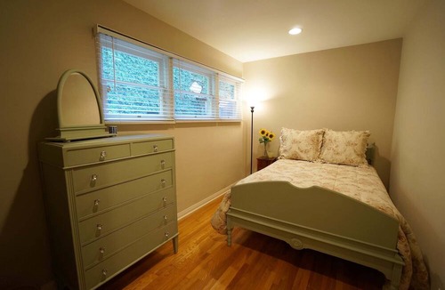 Studio City House | Warm California Retreat Ideally Situated for your Staycation or Remote Working!