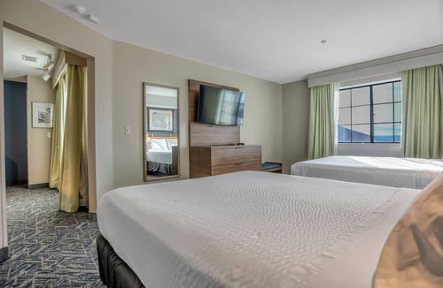 Hesperia Hotel | Best Western Hesperia-Victorville Suites