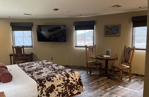 Cave Creek Hotel | Prickly Pear Inn
