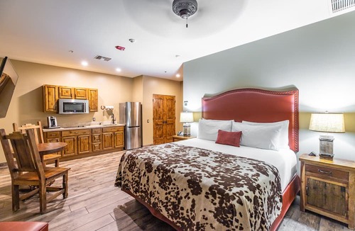 Cave Creek Hotel | Prickly Pear Inn