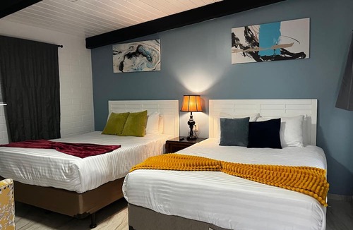 Three Rivers Hotel | Sequoia Village