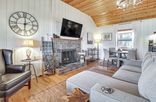 Pinetop Cottage | Cozy Cabin + Casita Pinetop Forest Retreat