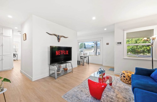 El Monte House | Cozy & Stylish Home Spacious, Fully Equipped Stay